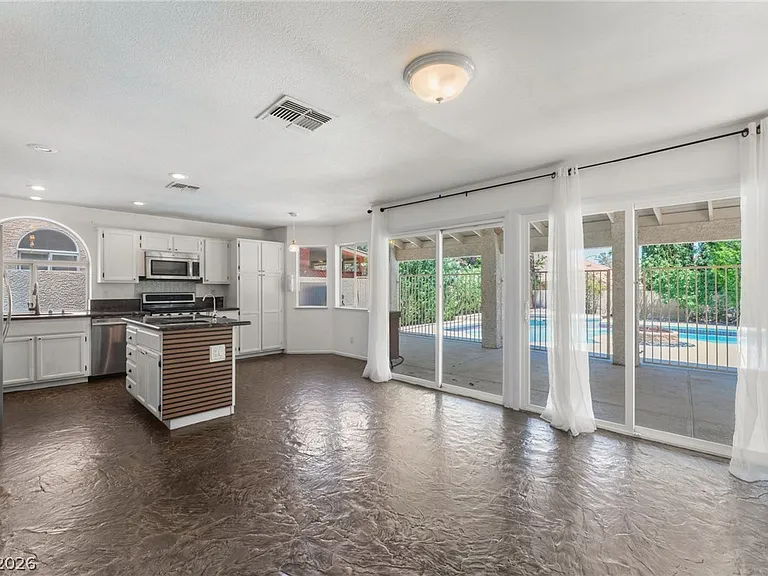 3024 Cloverbrook St — Photo 10