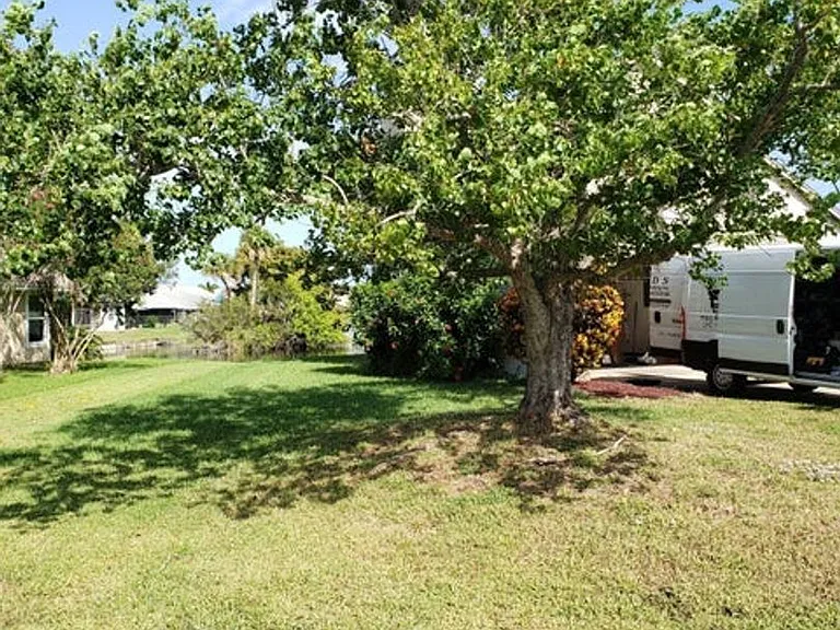 2575 Palm Lake Dr — Photo 3