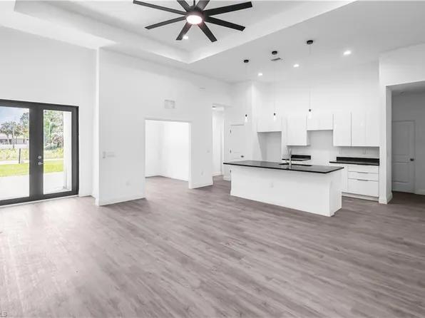 2902 11th ST W, LEHIGH ACRES, FL 33971