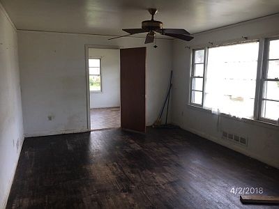 5th image of 234 W Wood St