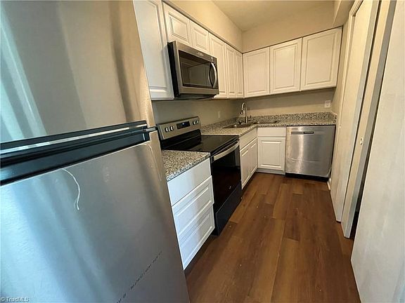 3rd image of 2815 N Ohenry Blvd APT F