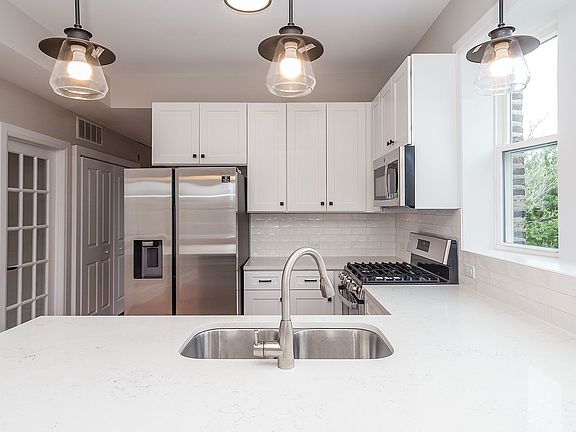 4th image of 1840 N Saint Louis Ave #2