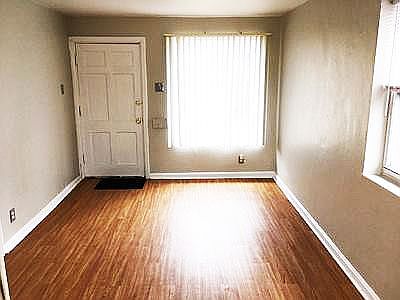 4th image of 2138 Bellevue Ave