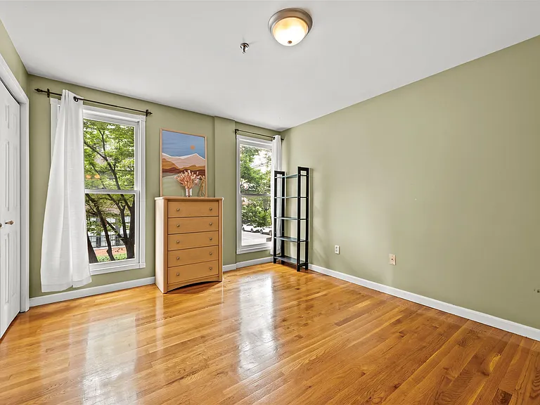 180 Washington St #5 — Photo 6