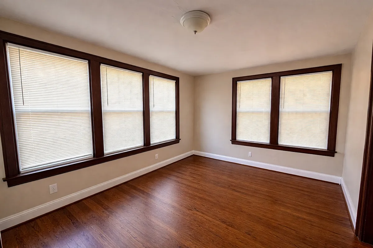 Building Photo - 5146 Montgomery Rd #2