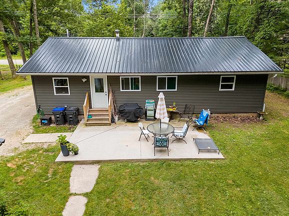 5th image of 6118 Lake Dr