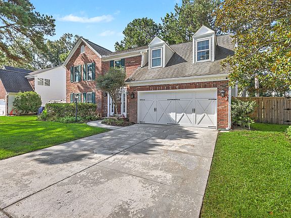 3rd image of 93 Blairmore Dr
