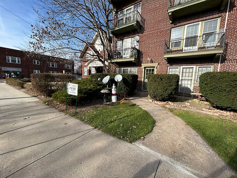 16814 Madison Ave #9 — Photo 1