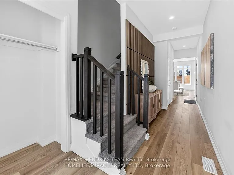 7353 Marvel Dr — Photo 2