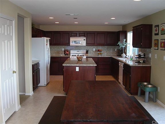 2nd image of 31906 Birchwood Dr