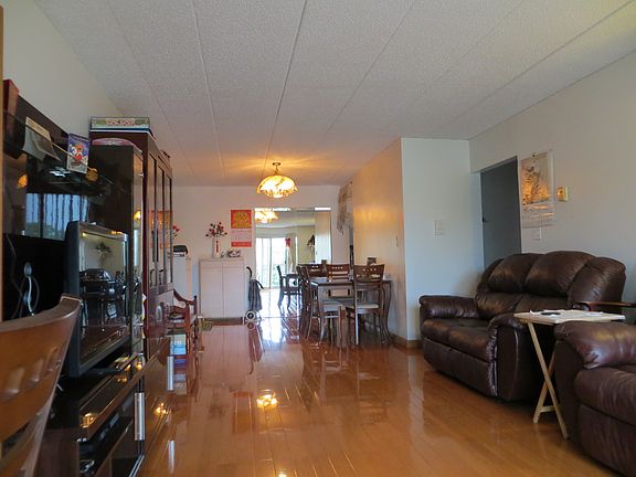 5th image of 147-48 Roosevelt Ave #C