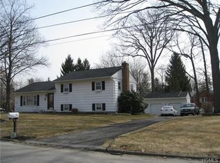 13 Regimental Pl, New Windsor, NY 12553