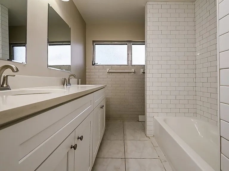712 Canterbury Rd — Photo 15