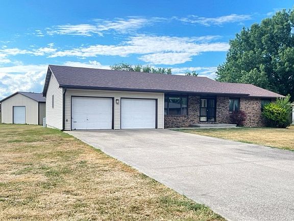 2nd image of 103 E Hardin Dr