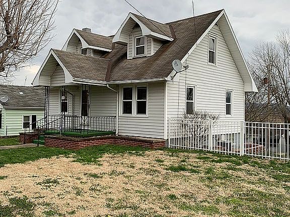 4th image of 1550 2nd St