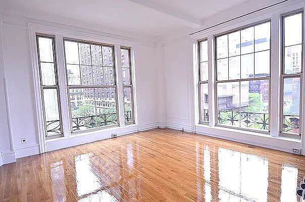 1st image of 170 W 74th St #516