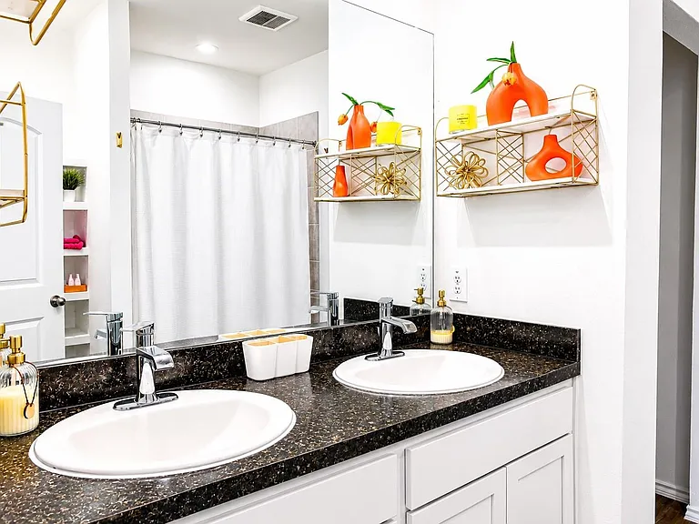 5710 Avalon Woods Dr — Photo 15