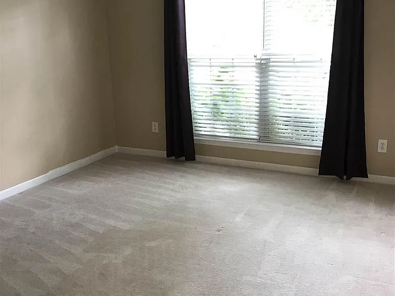 110 Bridgeway Ln — Photo 14