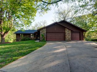 2065 E Savoy Court, Springfield, MO 65804