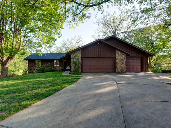 2065 E Savoy Court, Springfield, MO 65804
