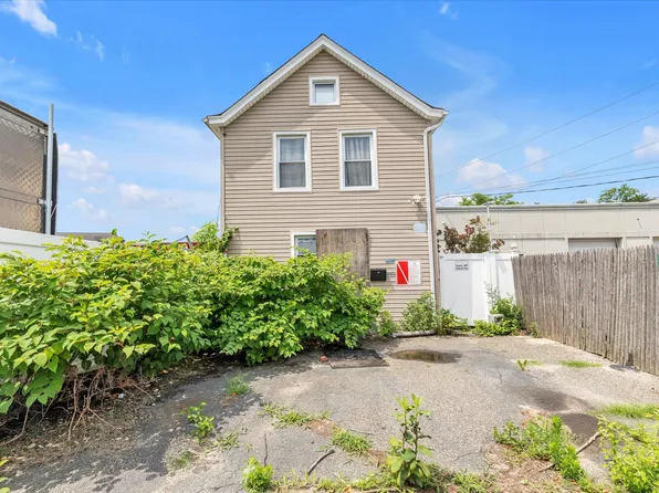 12 Max Avenue, Hicksville, NY 11801