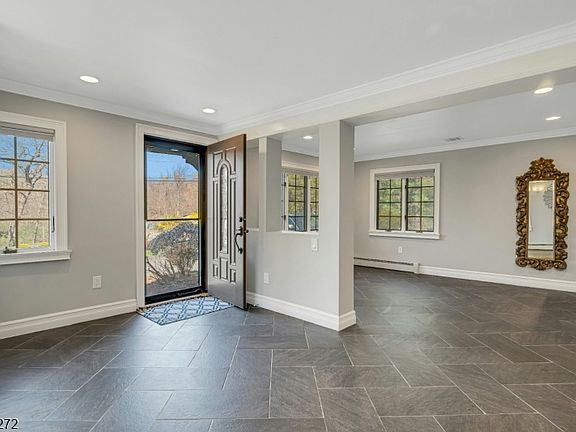 4th image of 21 Hewlett Rd