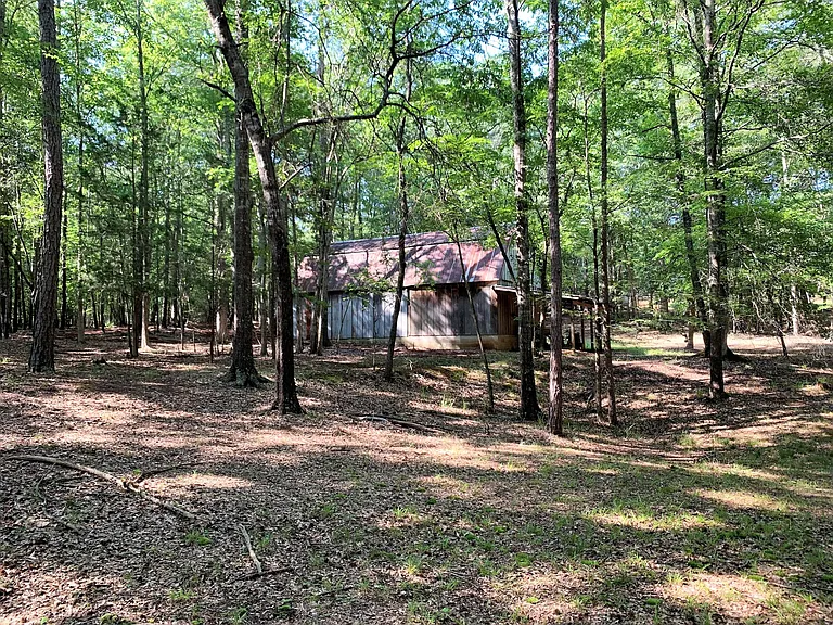 Large barn on rear of lot can be made available for tenant storage on certain conditions.