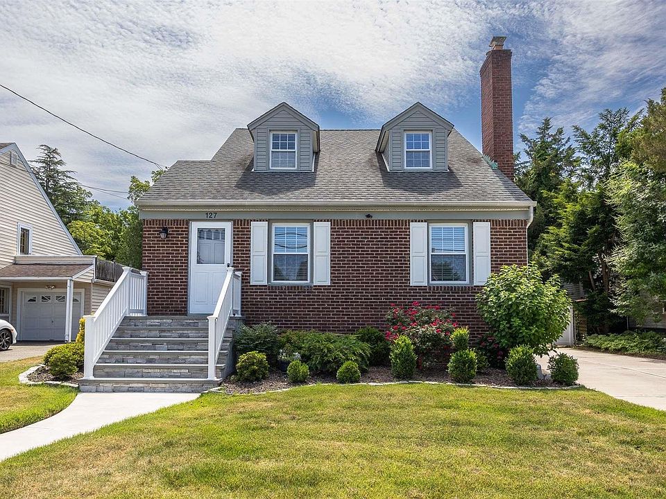 1st image of 127 Foster Avenue