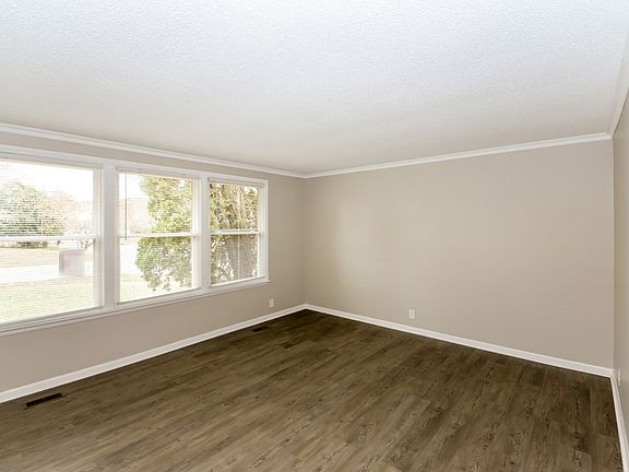 5th image of 301 Copeland Rd