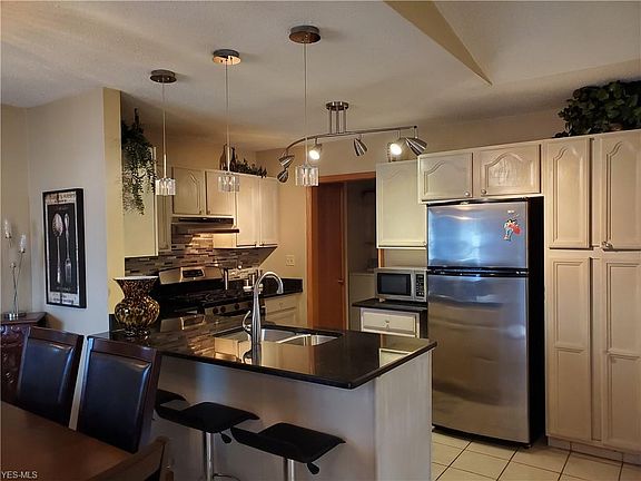 3rd image of 5992 Callaway Cir #5992