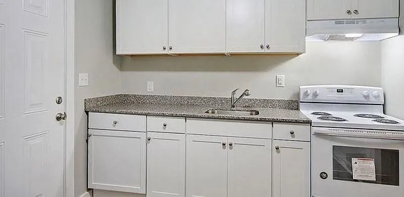 1 bed, 1.0 bath, 650 sqft, $895 — Photo 4