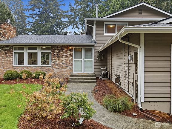 3rd image of 14503 110th Avenue E
