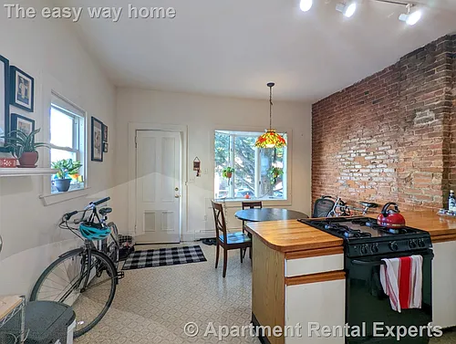 15 Howe St #1 Photo 1