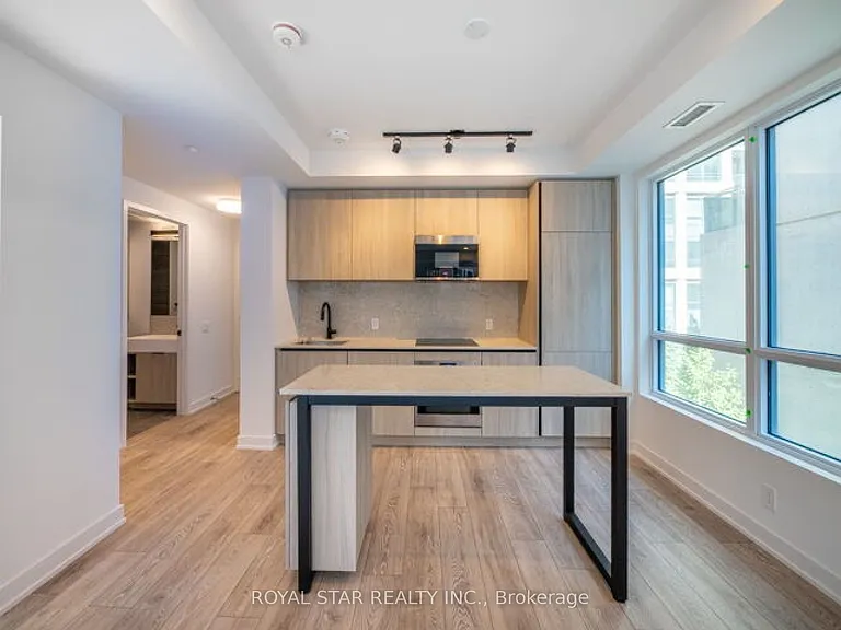 108 Peter St #518 — Photo 5