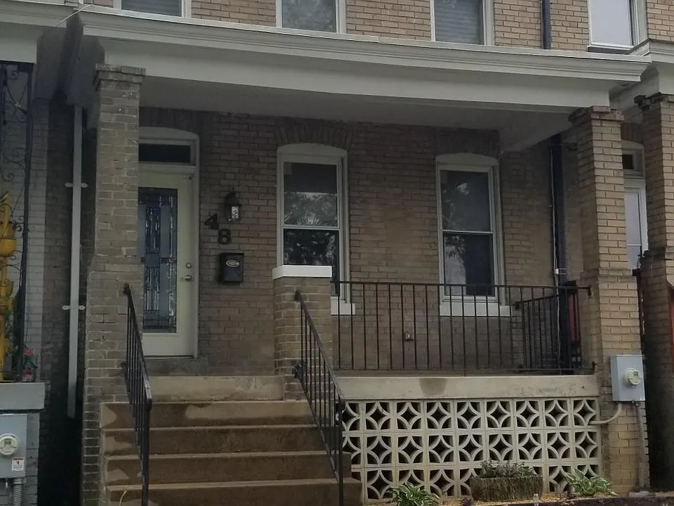 48 Franklin St NE