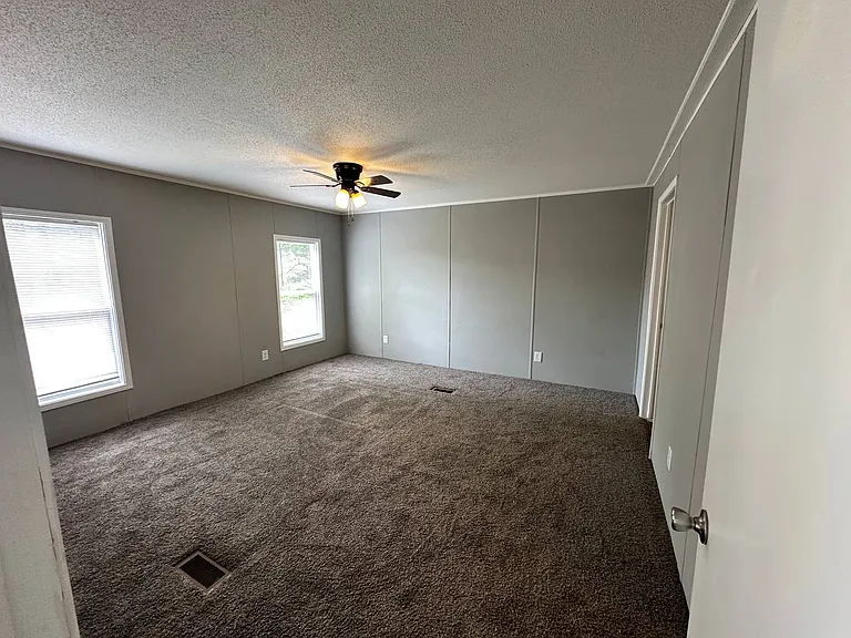 7874 State Highway 395 — Photo 22