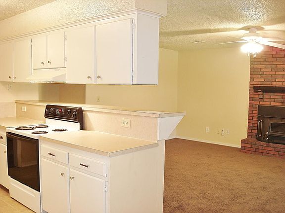 4th image of 21621 E 32nd Pl S