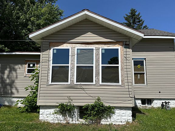 2nd image of 696 Highland Ave