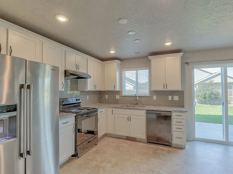 7505 S Foremast Ave — Photo 10