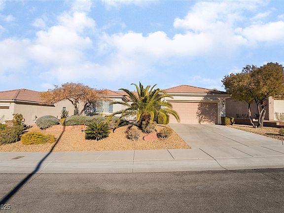 2nd image of 2810 Sapphire Desert Dr