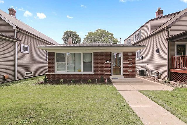 1st image of 7811 W 65th Pl