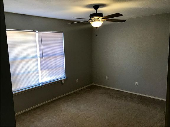 5th image of 1415 El Camino Cir
