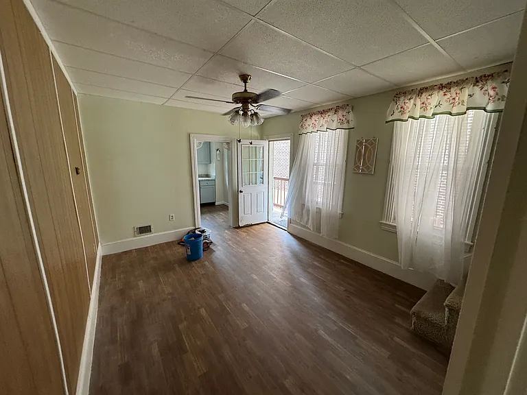 1130 W Norwegian St — Photo 3