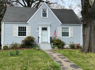 923 16th St S, Arlington, VA 22202