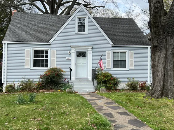 923 16th St S, Arlington, VA 22202