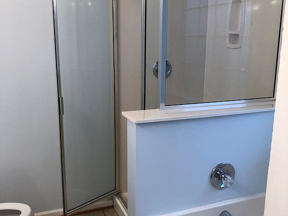 Master shower/tub