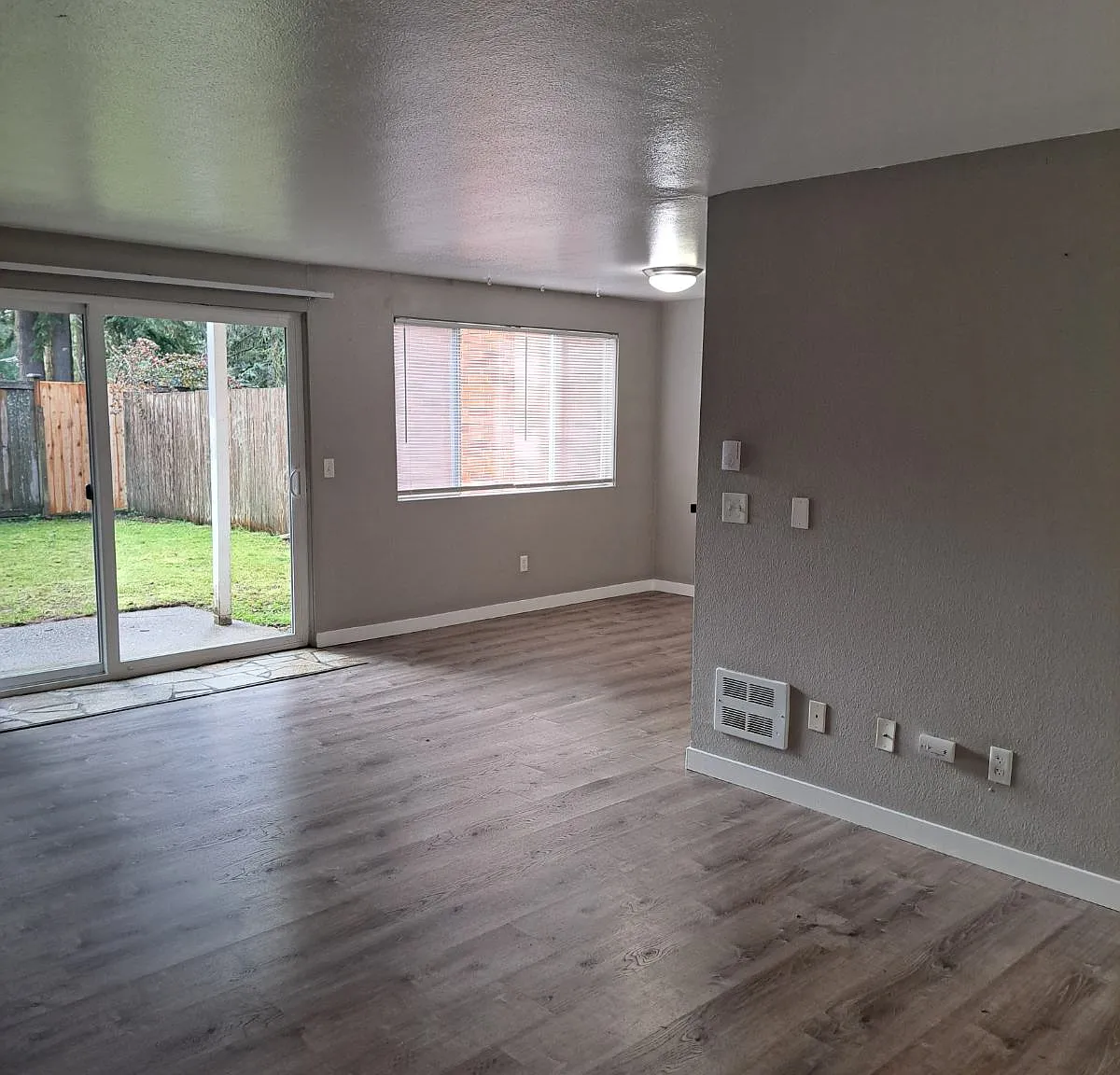 2 bed, 1.5 bath, 1372 sqft, $2,185 — Photo 3