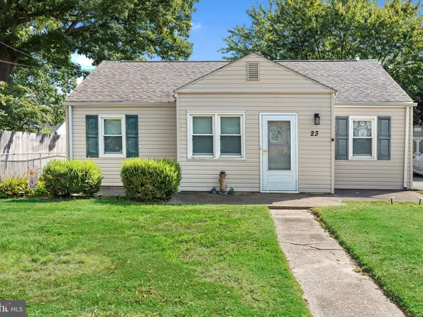23 Robert Rd, New Castle, DE 19720