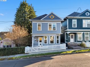 590 17th St, Astoria, OR 97103