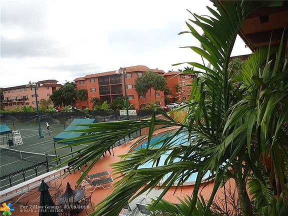 3rd image of 660 Tennis Club Dr APT 402